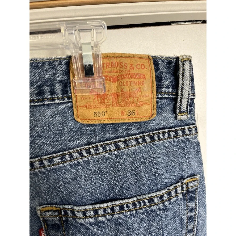 Levis 550 Jean Shorts Mens 36 Medium wash Denim Red Tab Relaxed Fit‎